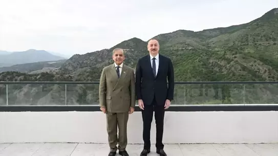 Azerbaycan ve Pakistan liderleri Laçın'da görüştü