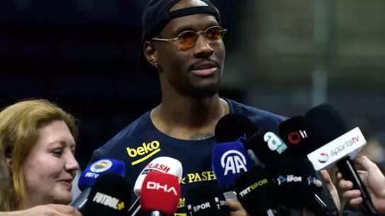 Nigel Hayes-Davis MVP Olmaktan Gururlu