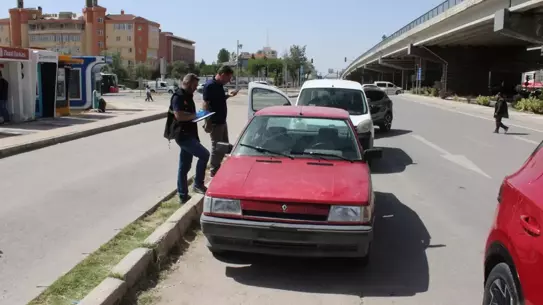 Hırsız Otomobil ve Büfe Soydu