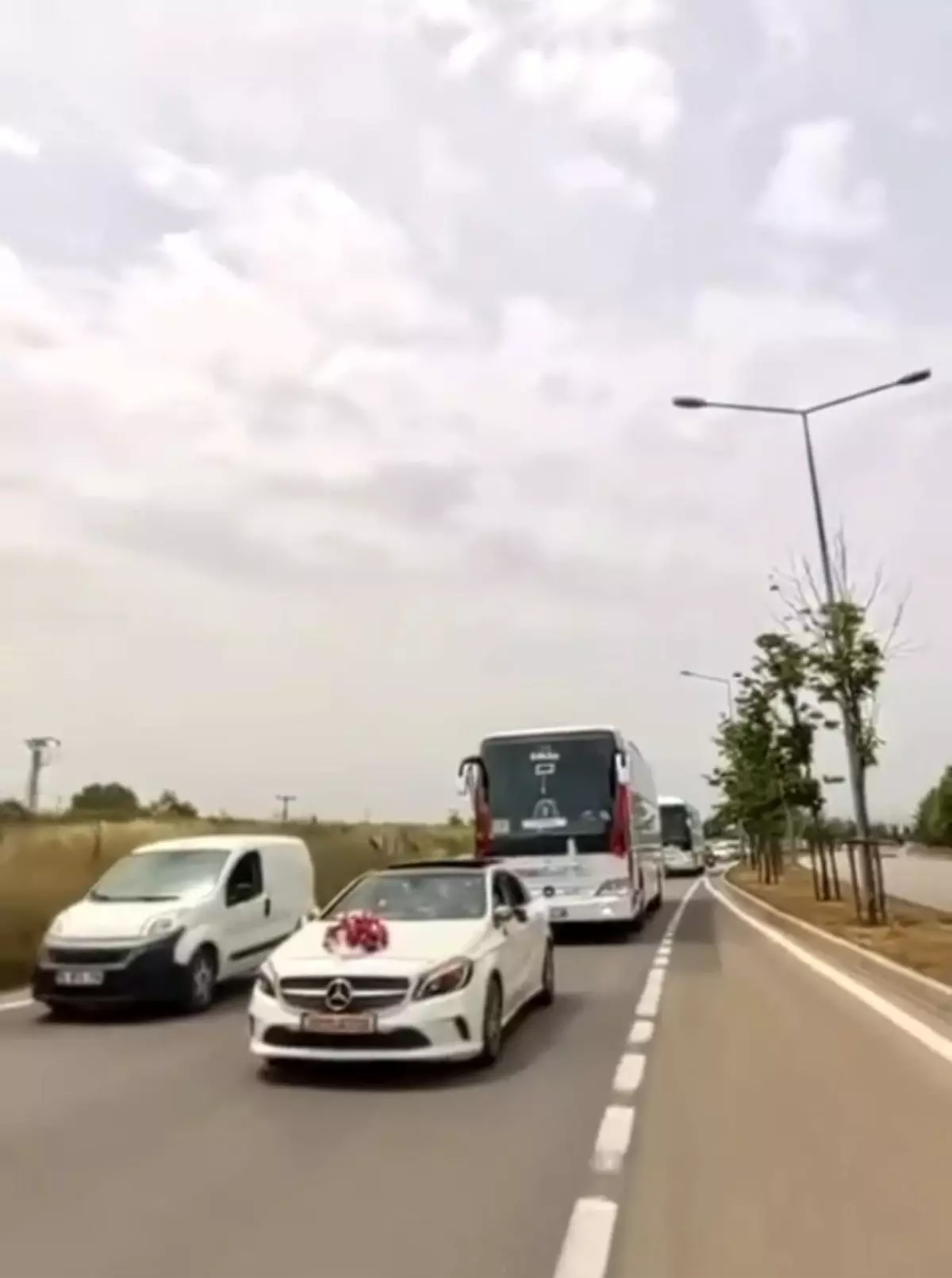 Bursa'da Düğün Konvoyu Kazaya Neden Oldu