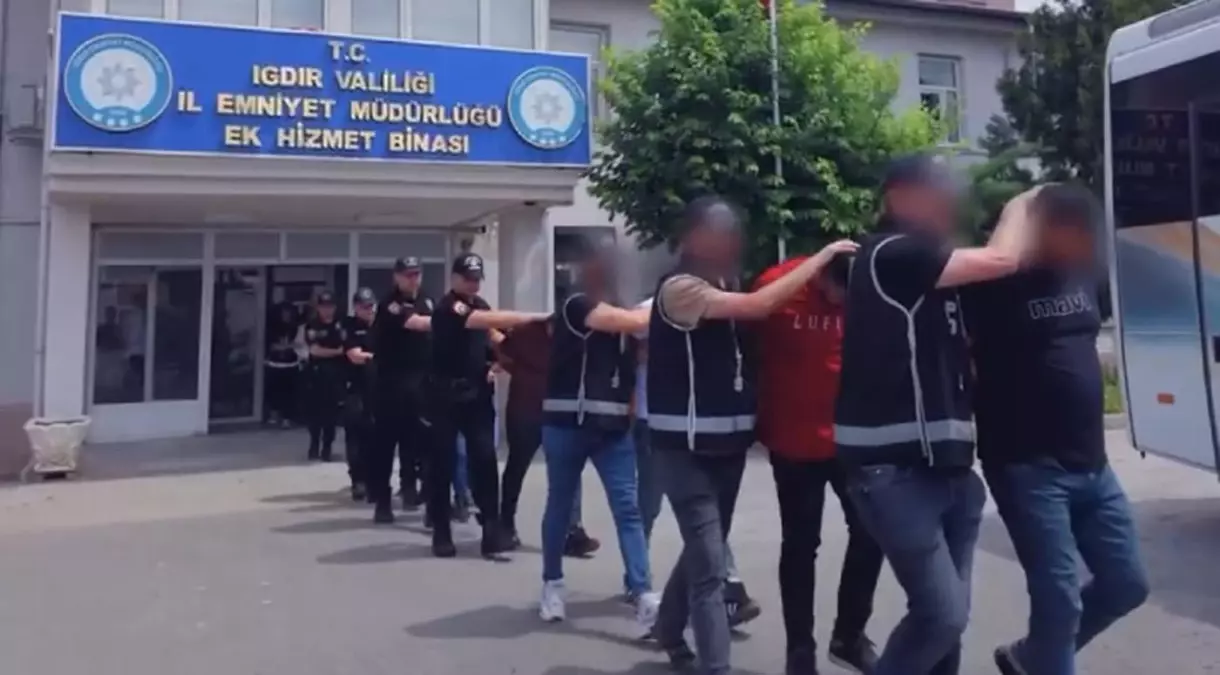 Iğdır'da İnsan Ticareti Operasyonu: 107 Kadın Sınır Dışı Edildi