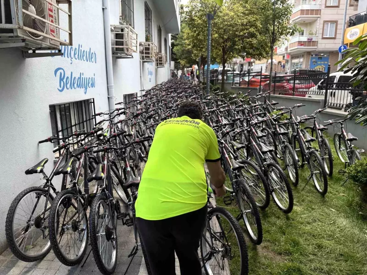 Bahçelievler Belediyesi 200 Bisiklet Dağıttı