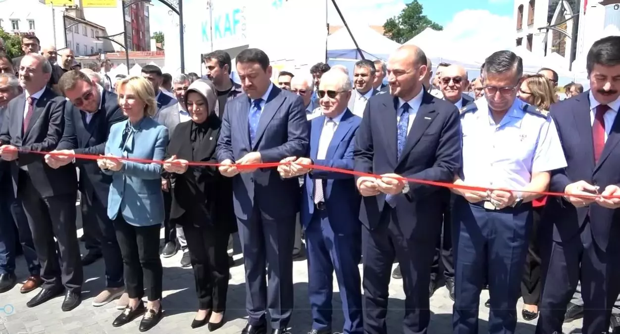 Kütahya İstihdam ve Kariyer Fuarı Başladı