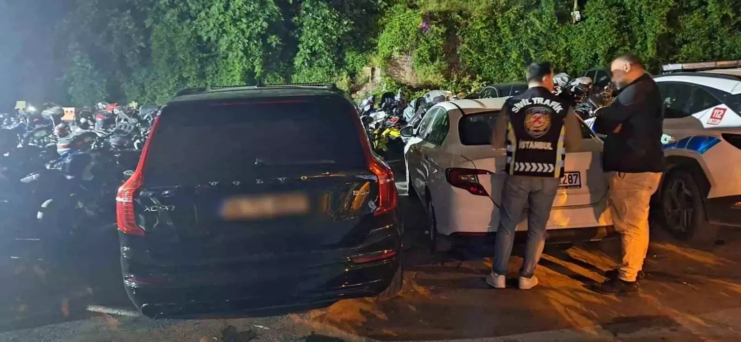 Beyoğlu'nda Çakar Tertibatlı Sürücüye Cezası Kesildi