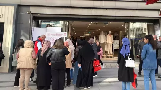 Sivas'ta İhtiyaç Sahibi Çocuklara Bayram Desteği