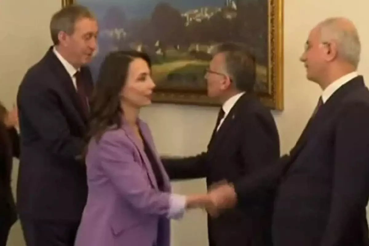 DEM Parti heyeti ile AK Parti grubu görüşmesi başladı