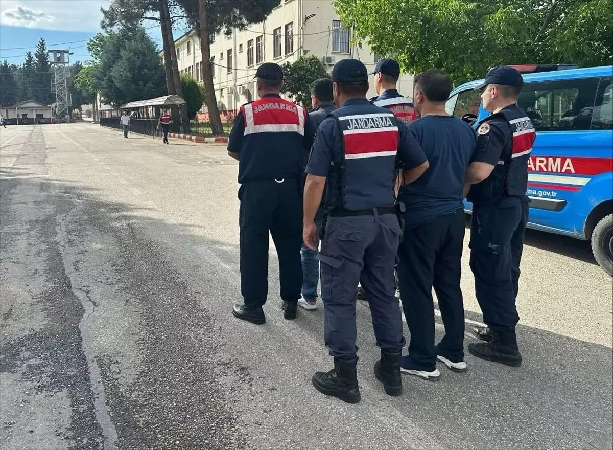 Gaziantep'te silah kaçakçılığı operasyonunda 2 zanlı tutuklandı