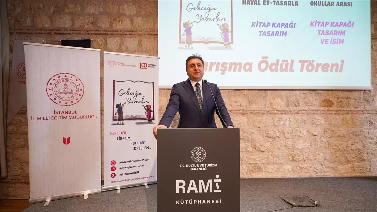 Geleceğin Yazarları Projesi'nde öğrencilere sertifika ve ödülleri verildi