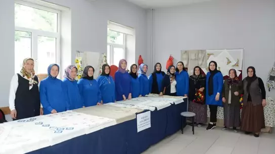 Şalpazarı'nda Kursiyerlerin Yıl Sonu Sergisi