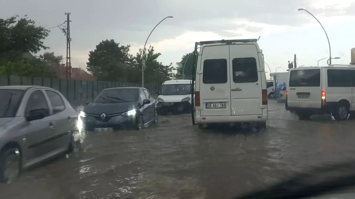 Malatya'da Sağanak ve Dolu Etkili