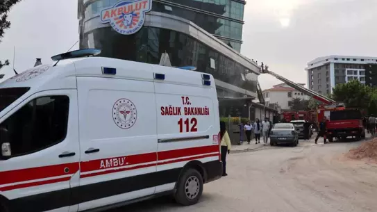Elazığ'da Plaza Yangını Paniğe Neden Oldu