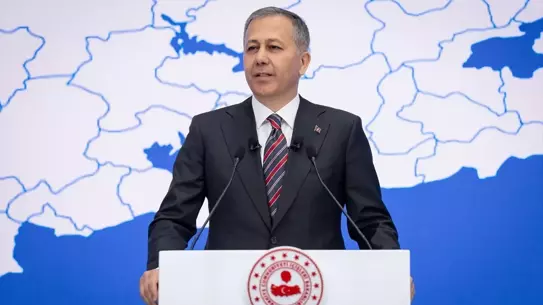 Yerlikaya: 9 Aralık'tan itibaren 250 bin Suriyeli ülkesine döndü