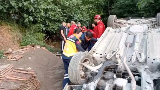 Susurluk'ta Trafik Kazası: Sürücü İtfaiye Tarafından Kurtarıldı