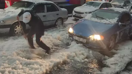 Mayısın sonunda kış geri döndü! Şehir beyaza büründü