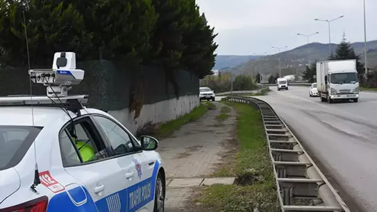 Hız ve kemer kontrolü yapacak yeni radar sistemi geliyor! Anında ceza kesilecek