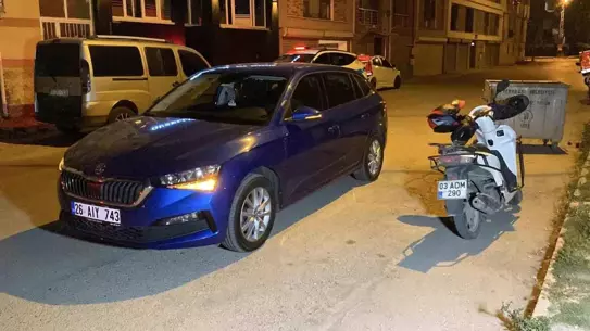 Eskişehir'de Motosikletli Kurye Yaralandı