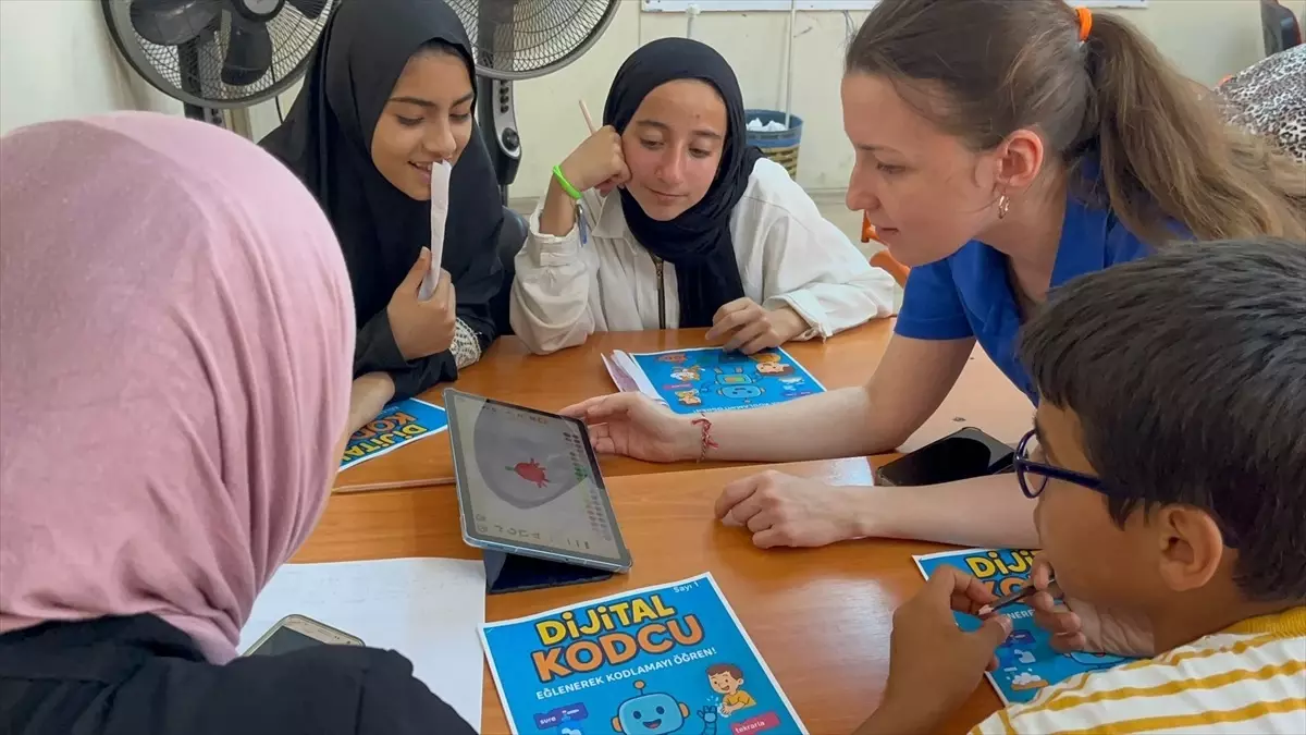 Kırıkhan'da Suriyeli Yetim Çocuklara Kodlama Eğitimi