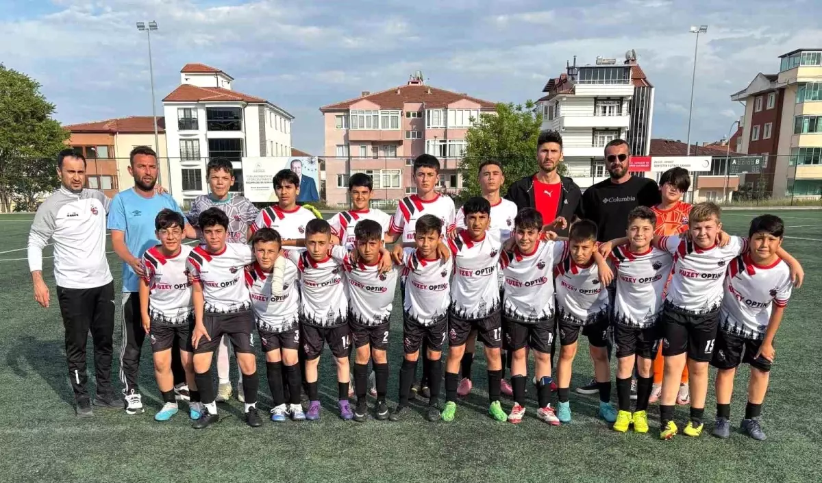 Bilecik Futbol Akademi'nin U13 Takımı Açılışta Fırtına Gibi