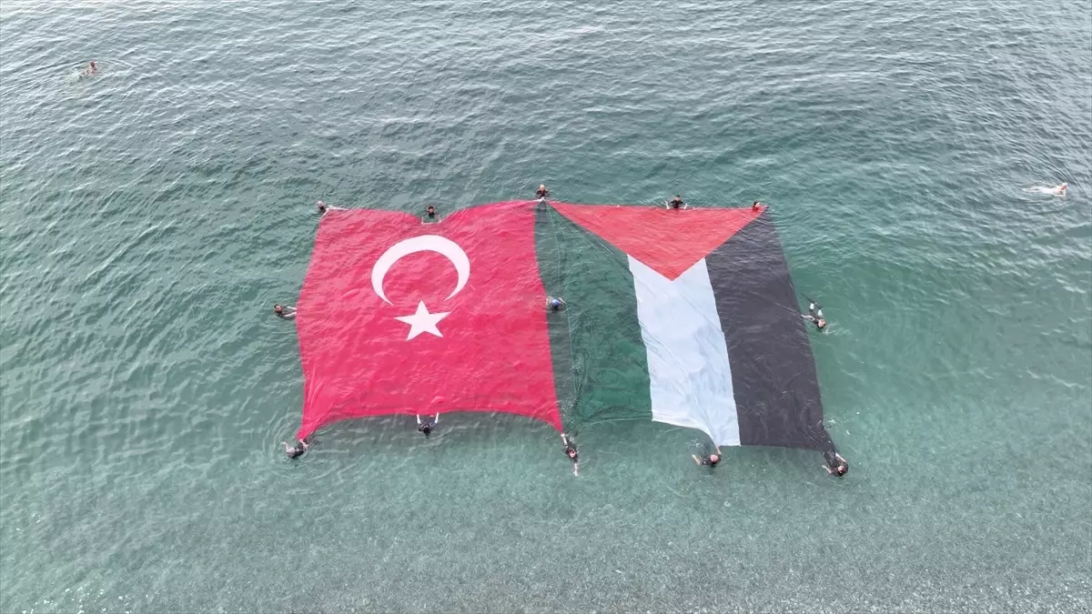 "Mavi Marmara" saldırısında hayatını kaybedenler Antalya'da anıldı