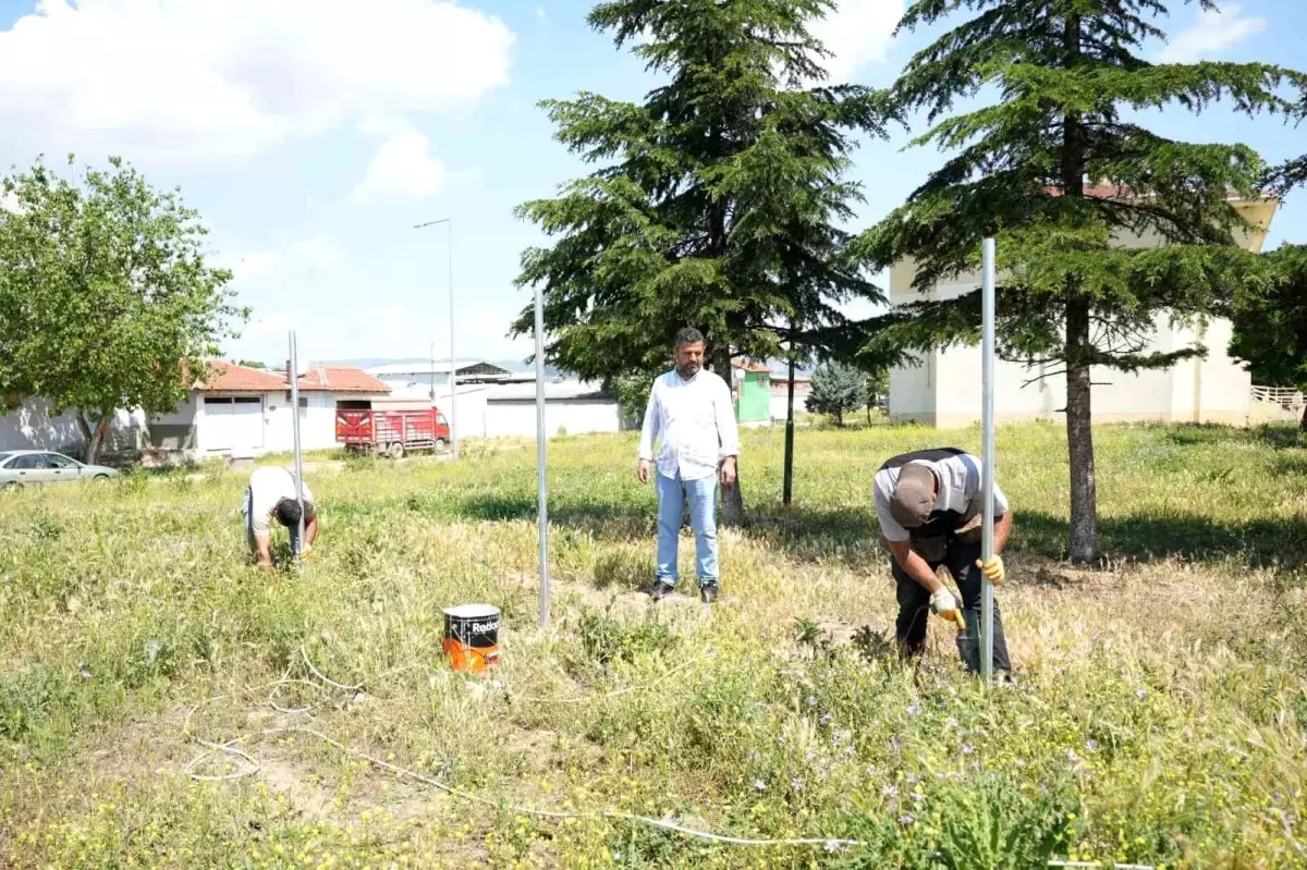 Yenişehir'de Roman TOKİ'nin Çevresi Güvenlik İçin Tel Örgüyle Çeviriliyor