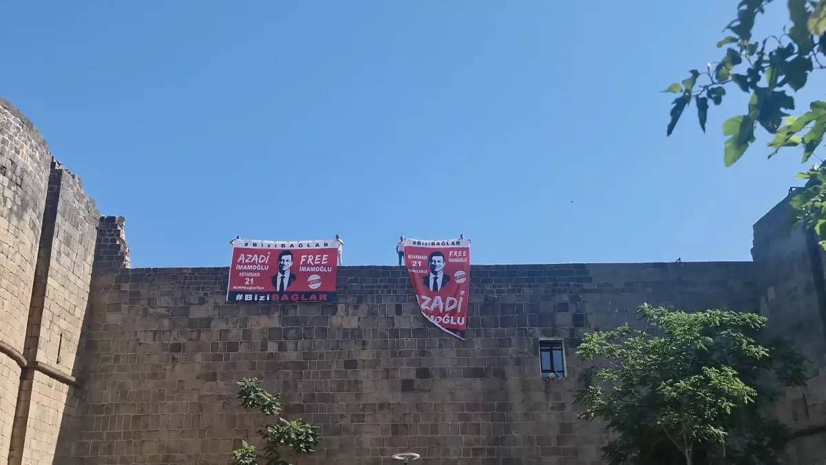 İmamoğlu İçin Pankart Krizi