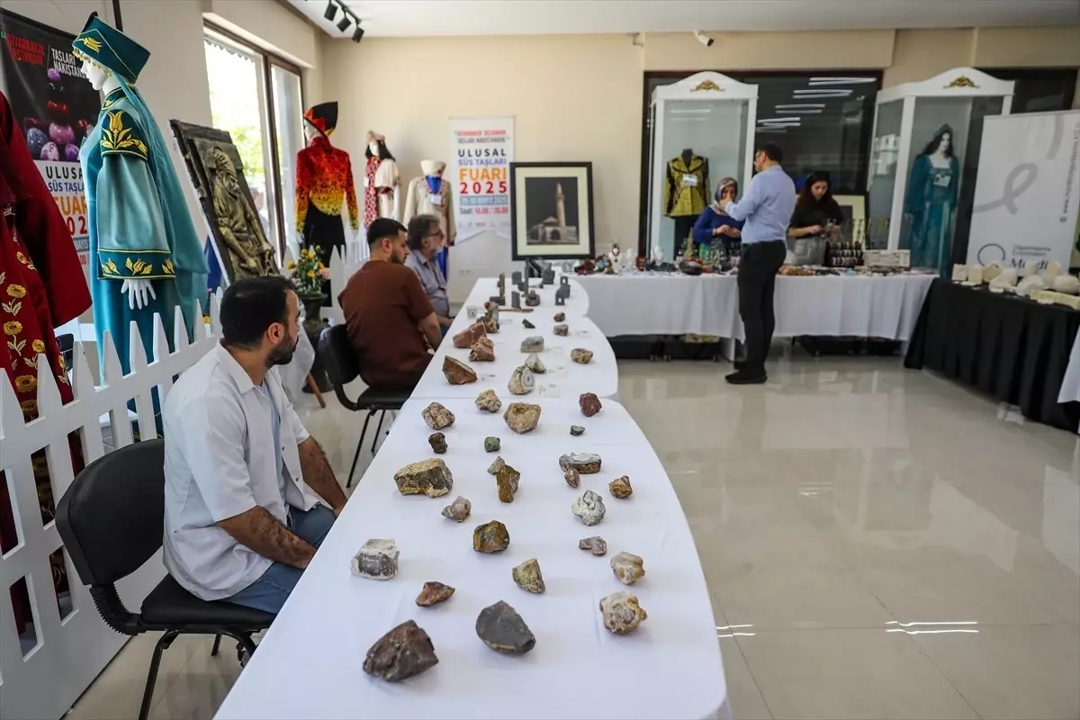 Diyarbakır'da Süs Taşları Fuarı Açıldı