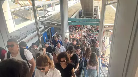 İzmir'de İşçiler Grevde