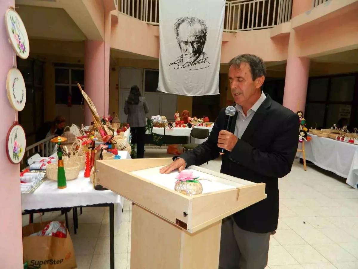 Posof'ta Hayat Boyu Öğrenme Haftası Sergisi Açıldı
