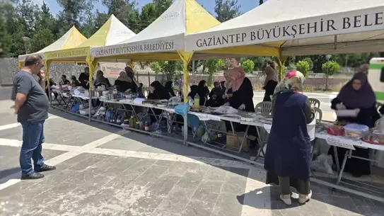 İslahiye'de Kur'an Kursları için Kermes Düzenlendi