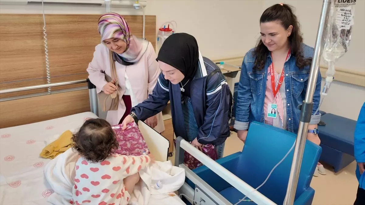 Gönüllülerden Hastane Ziyareti