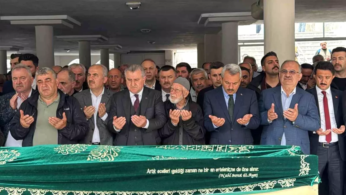 Gençlik ve Spor Bakanı'nın Amcası Memiş Bak Son Yolculuğuna Uğurlandı