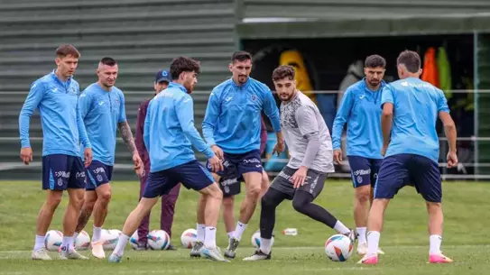 Trabzonspor U19 oyuncuları Antalyaspor maçında