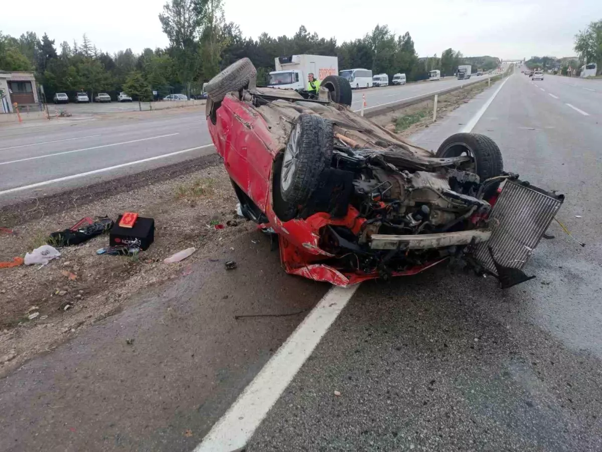 Damat Trafik Kazasında Yaralandı