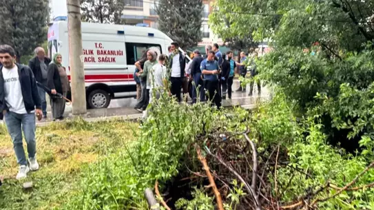 Malatya'da Ev Çöktü, 3 Yaralı