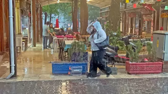 Menteşe'de Sağanak Yağış Hayatı Olumsuz Etkiliyor