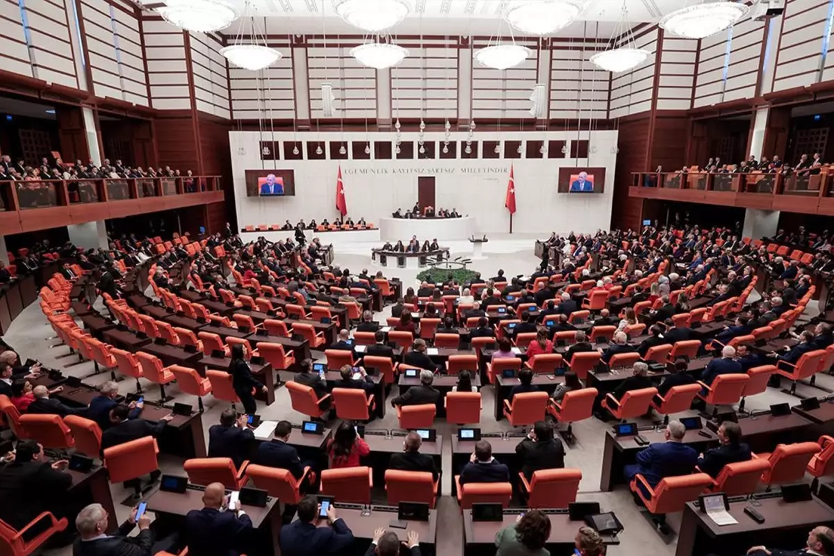 Diyanet Yasası Meclis'ten Geçti