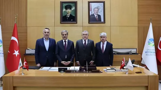 Gençlik ve Spor Bakanı Bak, Sakarya'da ziyaretlerde bulundu