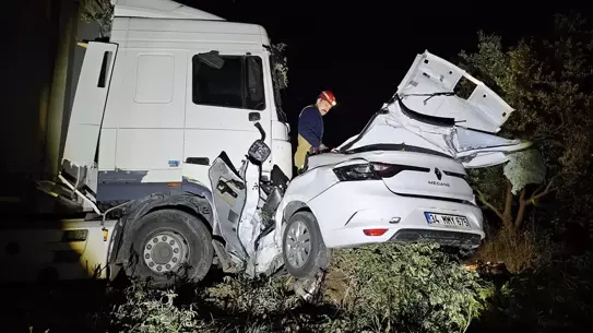 Bursa'da Tır-Otomobil Kazası: 1 Ölü, 1 Yaralı