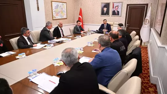 Uzundere'de Heyelan Sonrası Önlemler