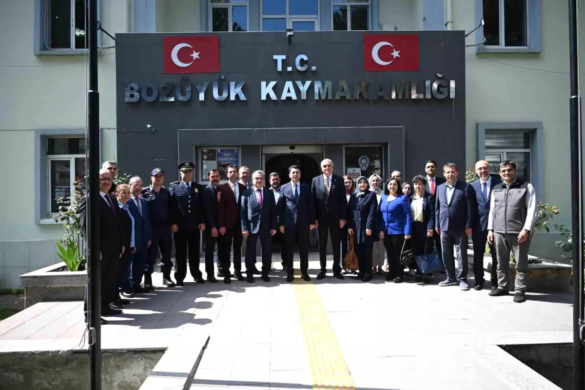 Bilecik Valisi Şefik Aygöl, Tunceli'ye Atandı ve Bozüyük'te Veda Ziyareti Gerçekleştirdi
