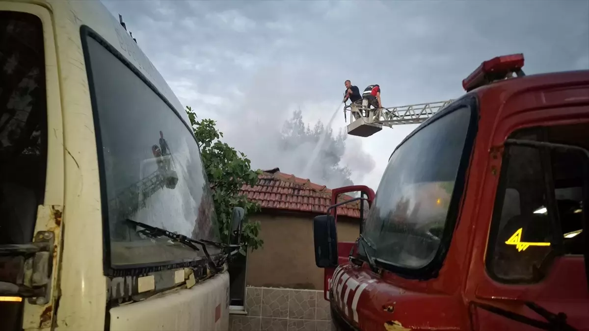 Başmakçı'da Ev Yangını