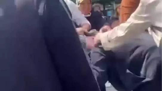Bursa'da Okuma Bayramında Kavga