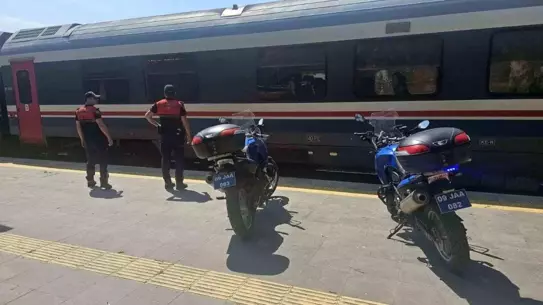 Uyuşturucu Taciri Trende Yakalandı