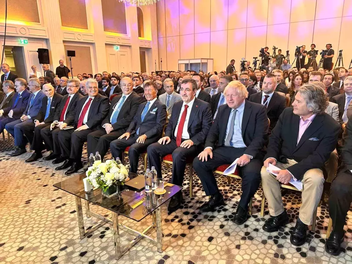 Cumhurbaşkanı Yardımcısı Yılmaz: Türkiye Yatırımcılar için Fırsatlar Sunuyor