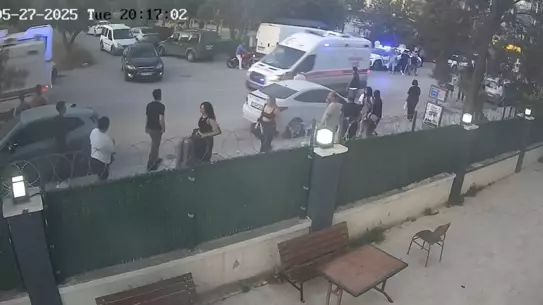 İzmir'de Komşular Arasında Silahlı Kavga!