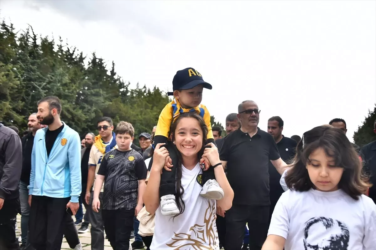 Ankaragücü Yönetimi Anıtkabir'i Ziyaret Etti