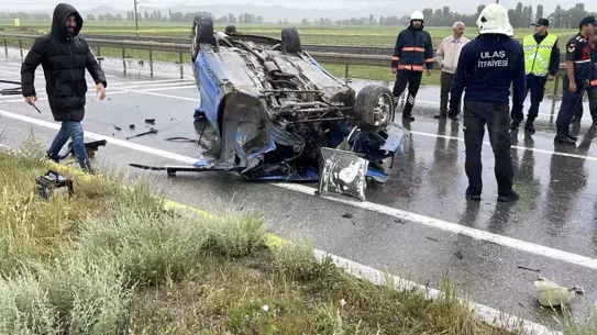 Sivas'ta Trafik Kazası: 1 Ölü, 4 Yaralı