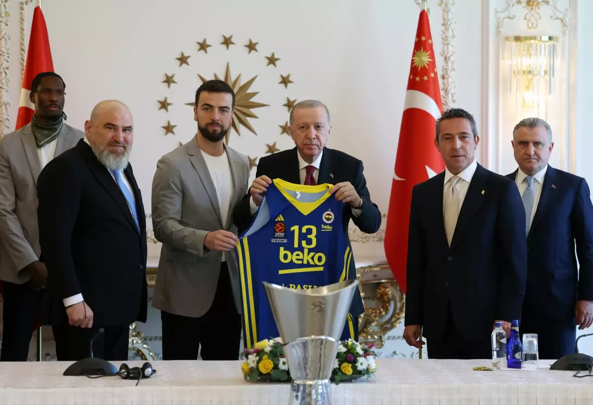 Cumhurbaşkanı Erdoğan, Fenerbahçe Beko'yu Kabul Etti