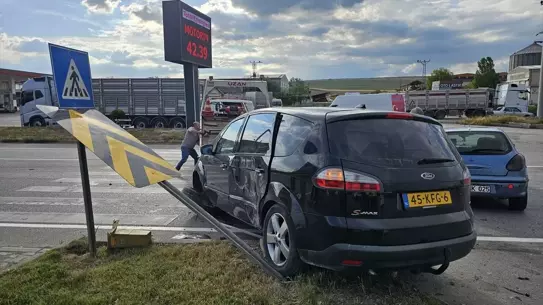 Çorum'da Trafik Kazası: 3 Yaralı