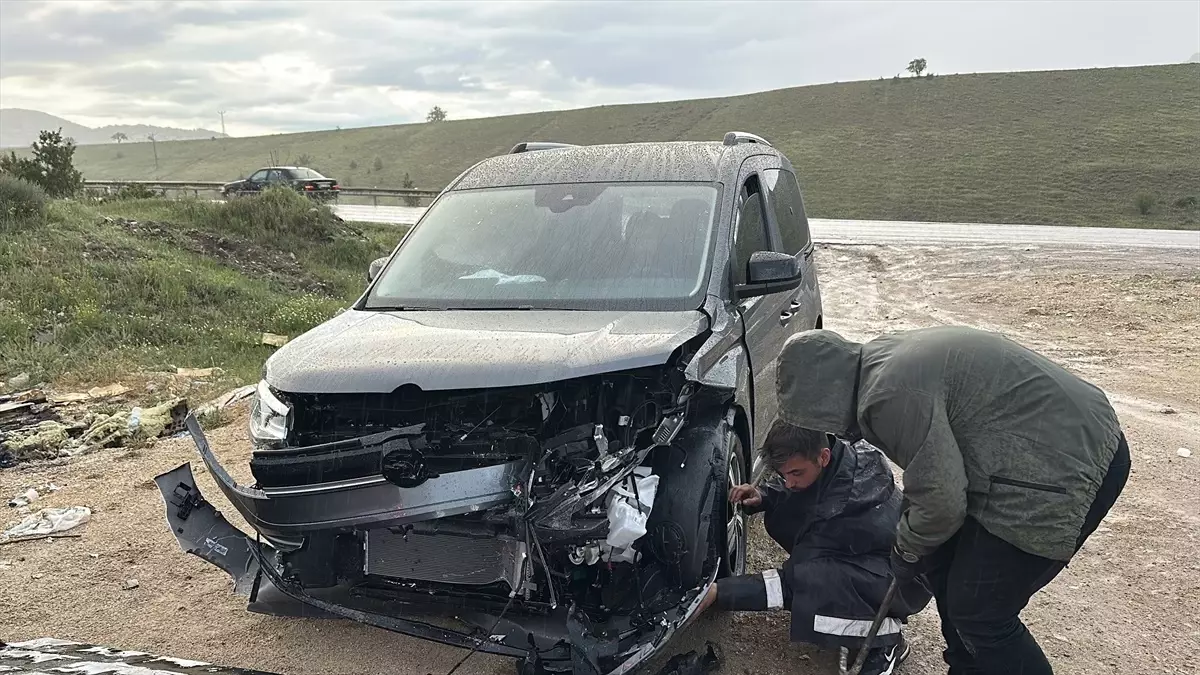 Çubuk'ta Trafik Kazası: 1 Ölü, 1 Yaralı